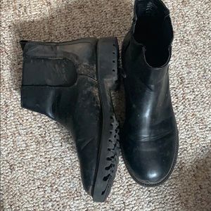 Urban outfitters Chelsea boots